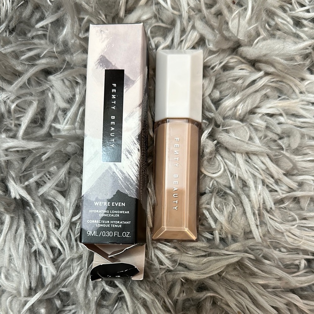 Fenty Beauty Hydrating Longwear concealer- Cream